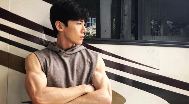 突袭|中日韩“泪痣男神”图鉴：骨相平平无奇，却靠泪痣拯救了一张脸