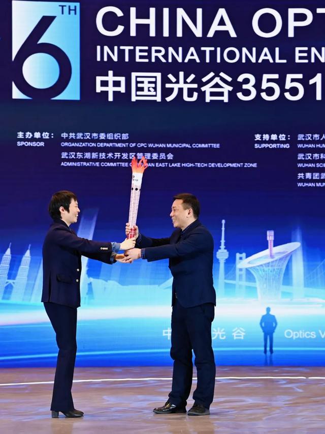 小米科技|中国光谷3551国际创业大赛全球总决赛落幕，5G光芯片、AI机器人、脑机接口等项目获奖