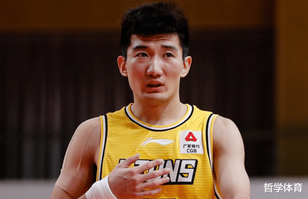 胡金秋|CBA四消息！胡金秋带儿子看长颈鹿，周琦回应收到NBA球队邀请