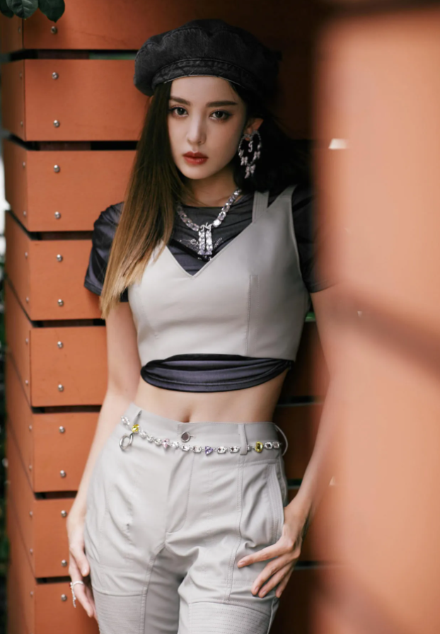 古力娜扎|娜扎的胸,关晓彤的腿,金晨的腰,这些90后小花简直迷死人