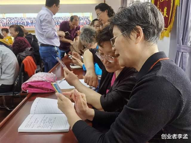 小米科技|小米大力发展市场，你觉得用怎样的方式才能PK蓝厂绿厂，提高销量