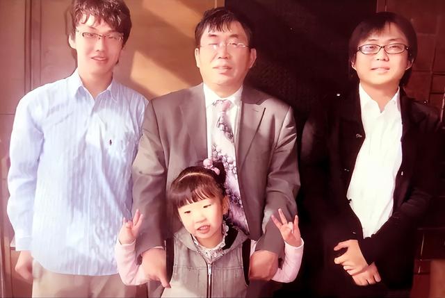 王静|歌唱家王静：和王刚是亲兄妹，与聂卫平离婚后，默默养子扛下所有