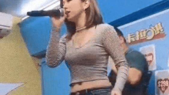 |邓紫棋走红之前竟然长成这样？看到她的旧照后才知道！