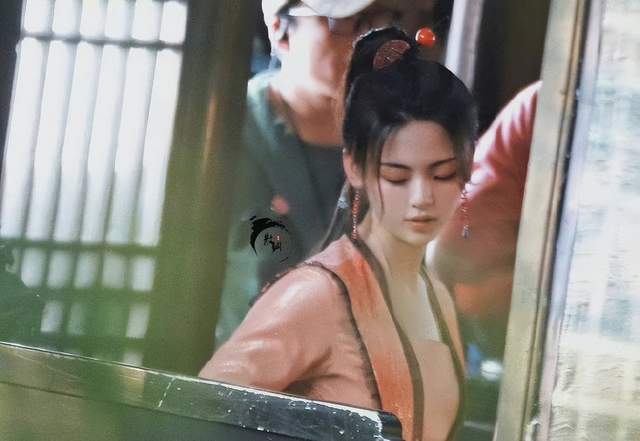 杨超越|杨超越最新造型粉嫩迷人