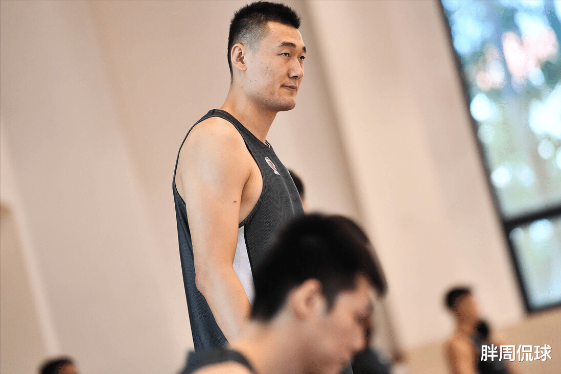 广东男篮|赵睿归期推迟，宏远又有三位大将离队，杜锋死磕杨鸣出奇招