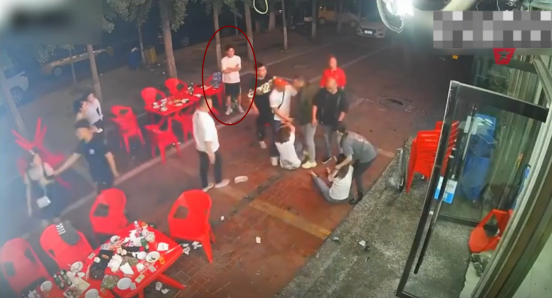 唐山烧烤店打人事件中,这些诡异的,让人费解烧脑的画面?