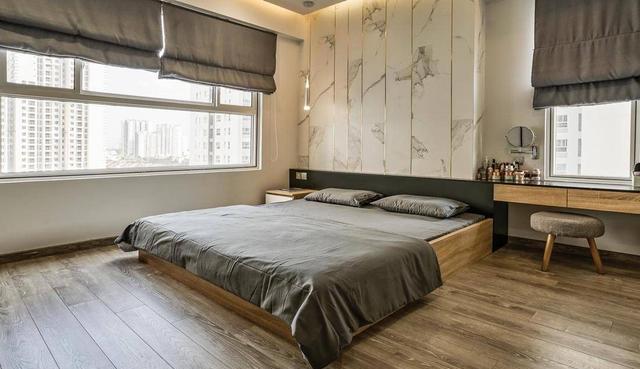 大横厅虽然采光好空间大,倒不如沙发不靠墙,还能增加个玻璃书房