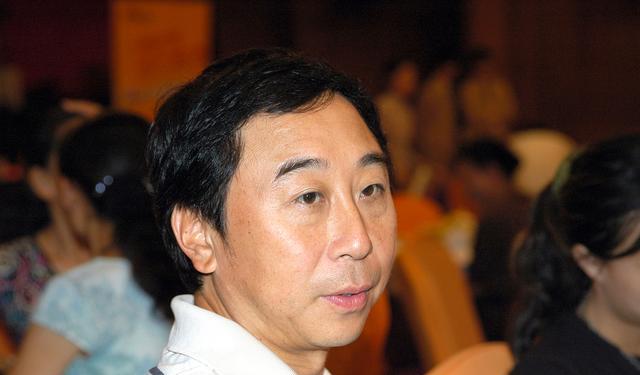 冯巩|侯耀文曾要收冯巩？被马季先下手？冯巩说两个人都改变了他的一生