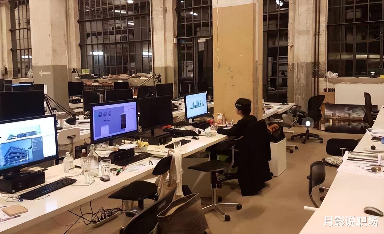 |面对加班，00后实习生：我不加班，要卷你们卷