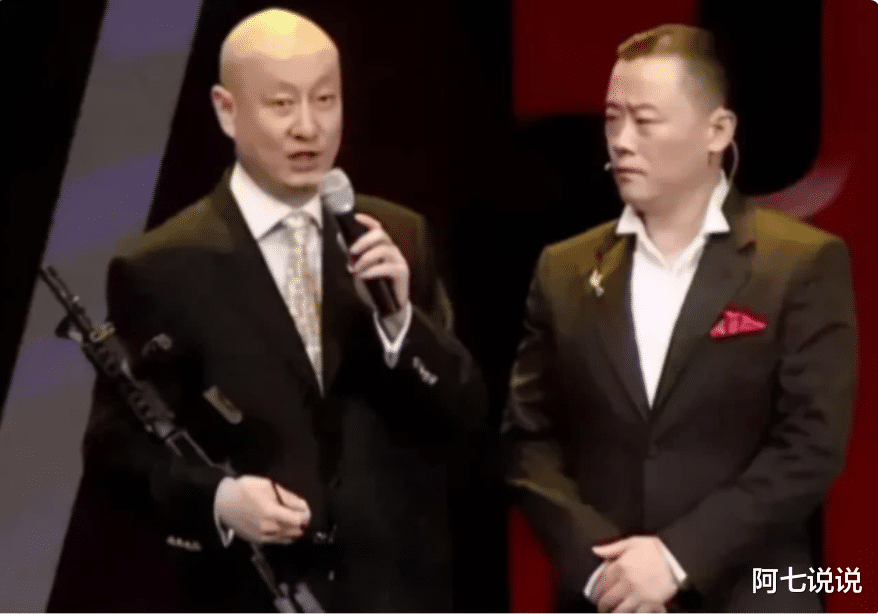 周立波|周立波:两段婚姻三个子女没一个亲生,和富婆胡洁的婚姻幸福吗?