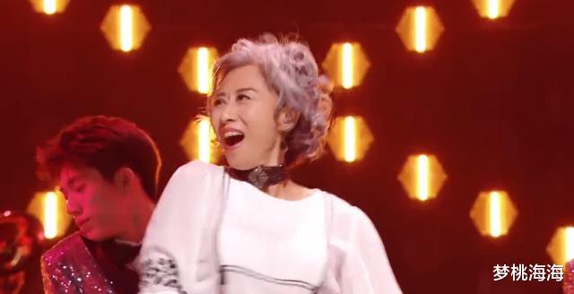 李玟|叶倩文、李玟活力唱跳，60岁的前辈太敬业，周笔畅自嘲被迫入伙