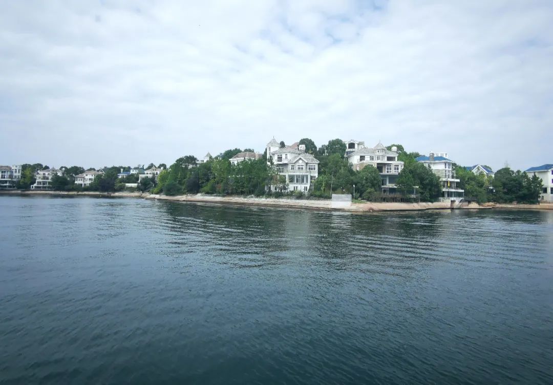 贺兰山|浙江千岛湖——乘船上岛很无聊，不如省钱泡酒店！