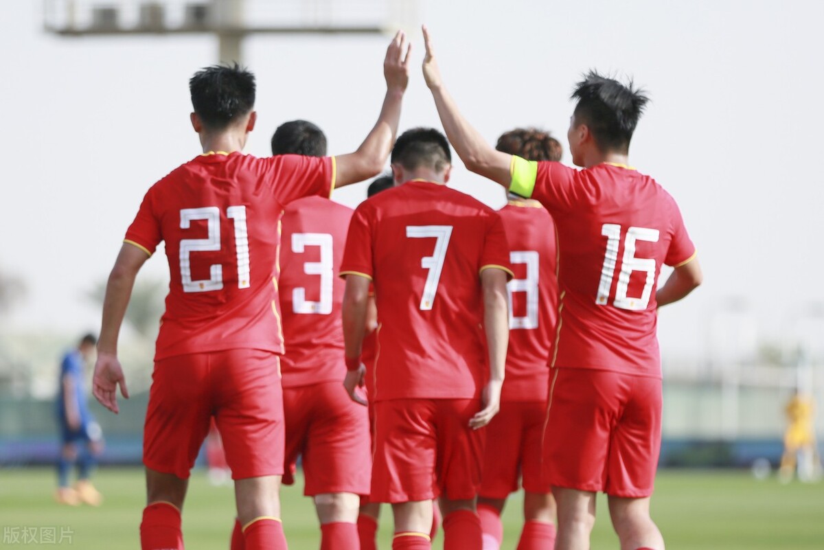 史蒂文·亚当斯|2比4到4比2！中国队3连胜完美复仇，名记：对手患上“恐中症”