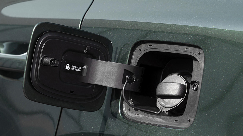 芯片|石头科技：扫地机器人也有轮子，所以我也能造车，很合理