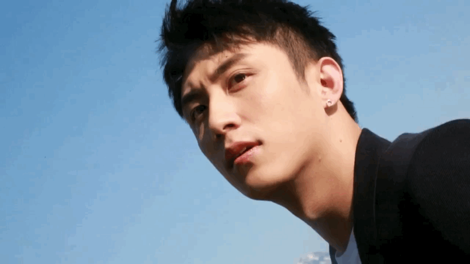 虎牙|明星们个个武装到牙齿：人均一副烤瓷牙