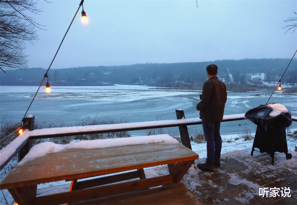 夫妻俩在郊外建23㎡蜗居,空间只有“巴掌大”,住起来却超爽