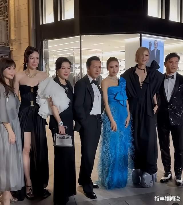 何超琼|两大“奇女子”罕有同框！何超琼知己酷劲十足，李嘉诚知己好优雅