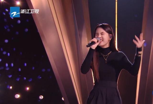 李荣浩|好声音李荣浩组内考核,李楚楚嗓音挤卡,蔡子伊晋级未免太轻松了