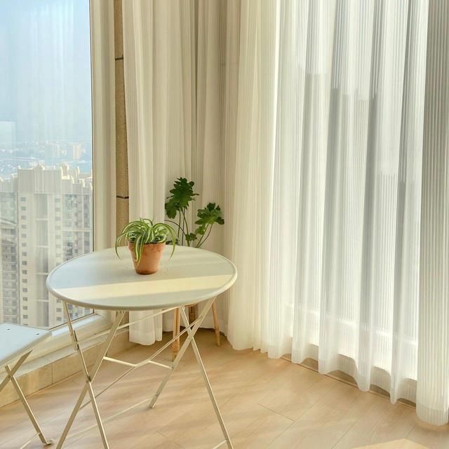 29岁上海姑娘晒独居生活火了:全屋不豪华,却让无数网友争相效仿