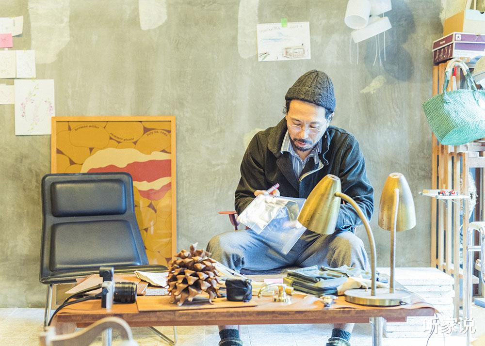 毛坯房|37岁大叔在毛坯房里住12年,107㎡狭长户型里,到处是“水泥感”