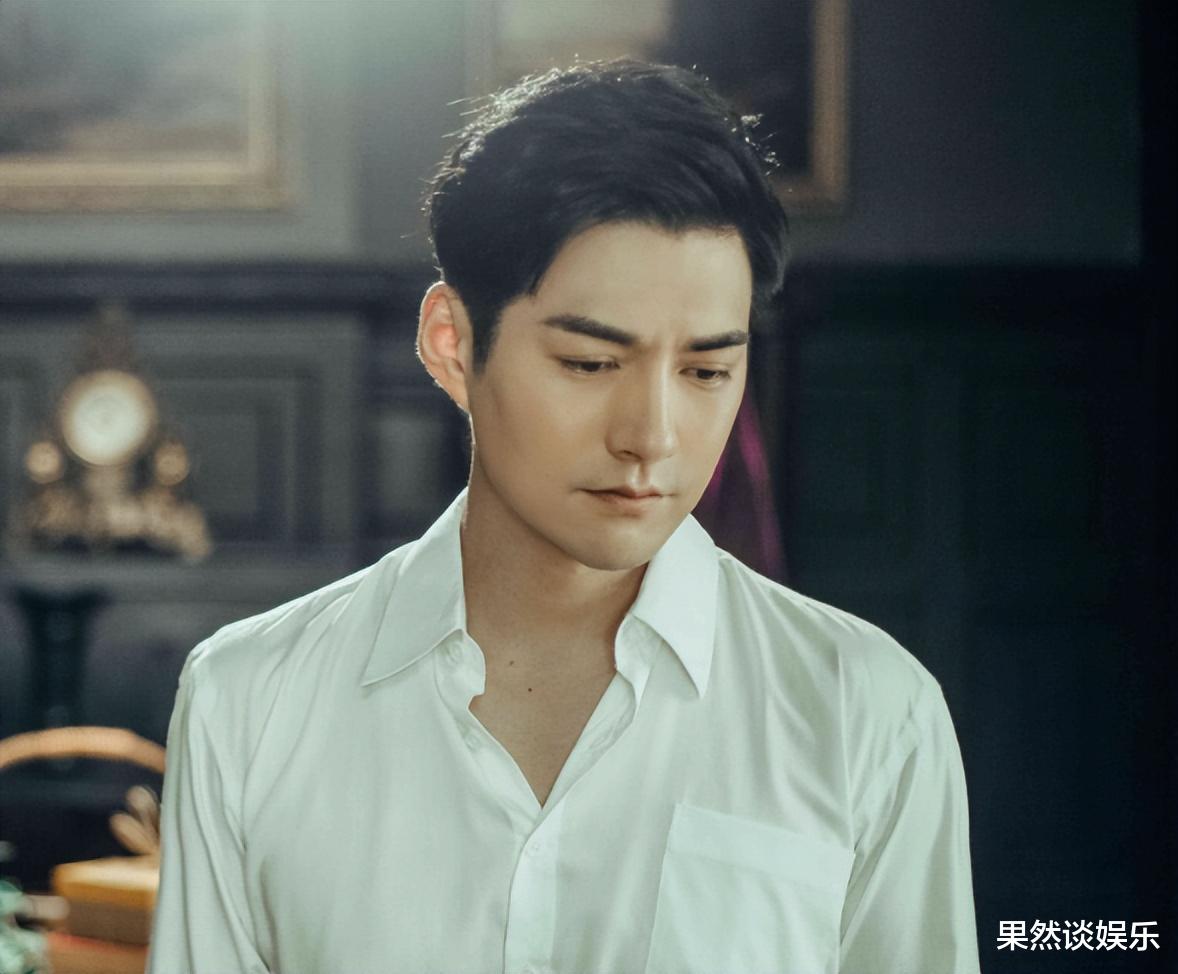 冯绍峰|明星改名字都改了个寂寞，改了还没未改前红，只有冯绍峰是个例外