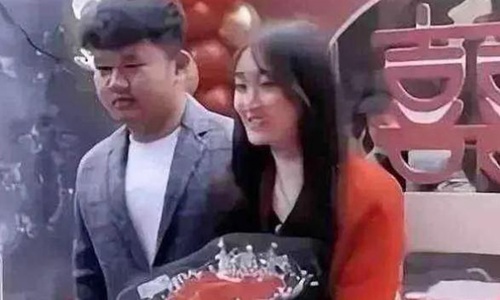 陈亚男|陈亚男被曝再婚嫁富二代 遭网友吐槽男方颜值还不如朱小伟