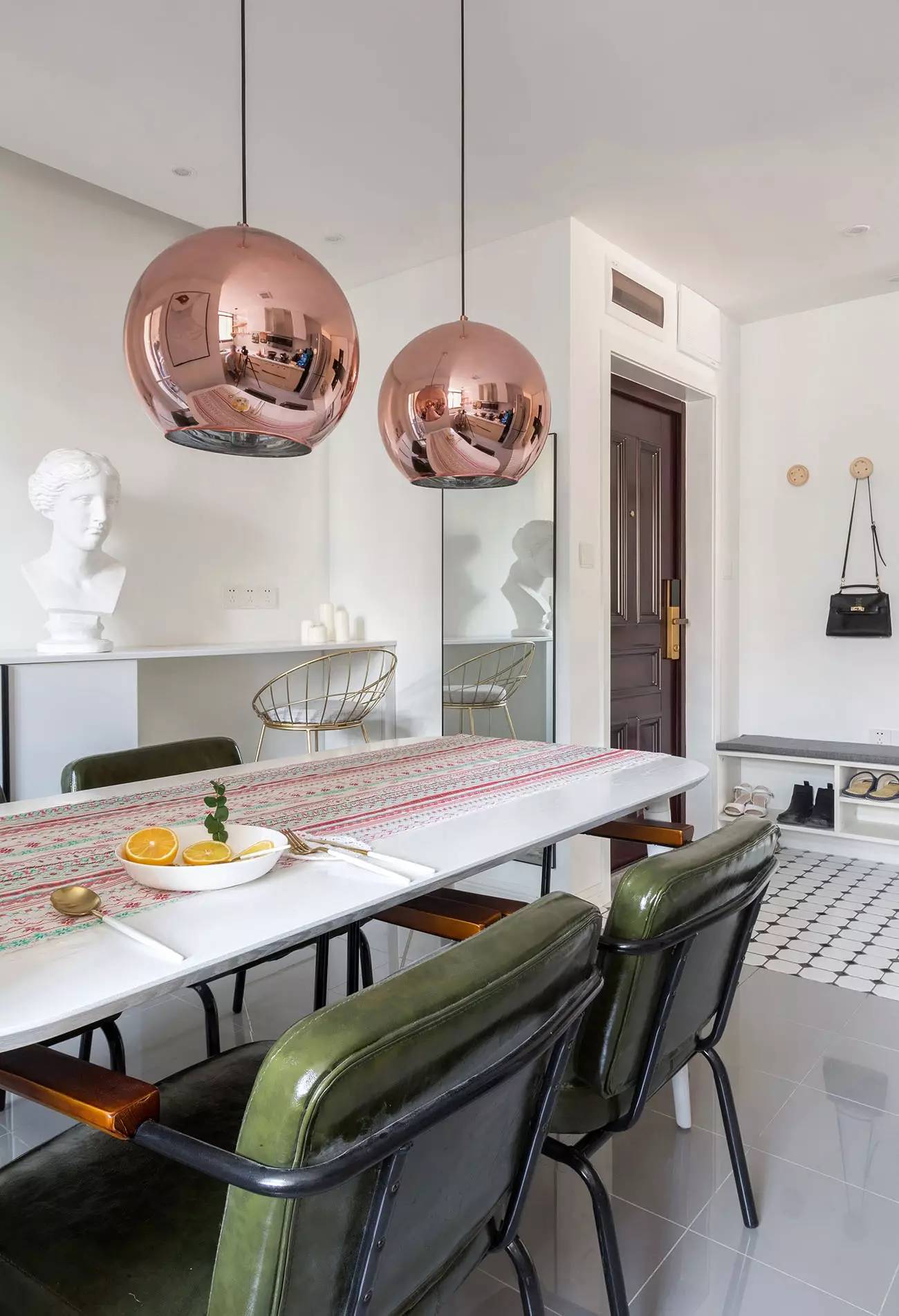 这套房子光看着就赏心悦目了,要是住进去那绝对美梦成真,太漂亮