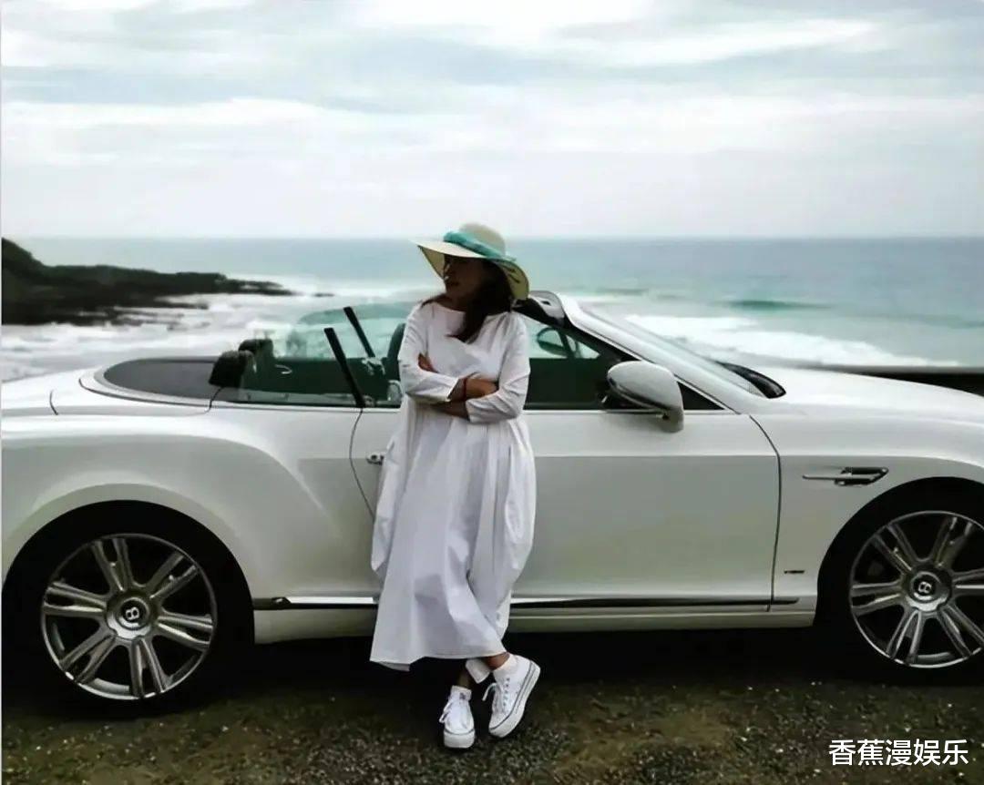 明星|晚年移居国外养老的10位知名明星，住别墅开餐厅，个个生活美满