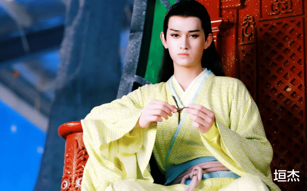 |长相一般却演美男,这些男星古装真辣眼睛,是谁的审美出了问题?