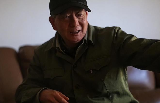 四川退伍老兵见义勇为,因一件衣服从英雄变嫌疑人,还遭索赔50万
