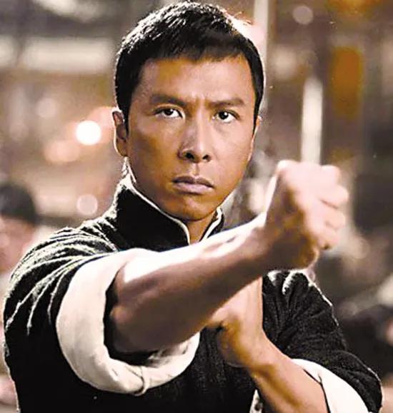 白敬亭|众多明星放弃外国籍回归祖国，当初嫌弃祖国的人回归成为一种奢望