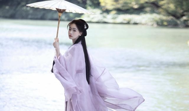 吴谨言|吴谨言最新古装仙气飘飘，再现颜值巅峰！于正大力赞赏：美如初见