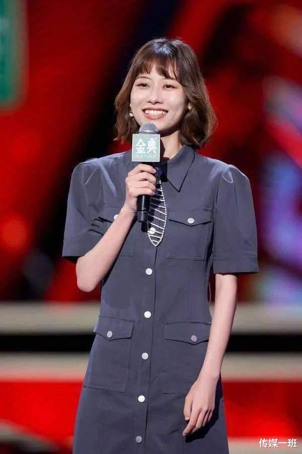 春晚|脱口秀兼职艺人赵晓卉：登上春晚全网爆红，背后老板成真正赢家