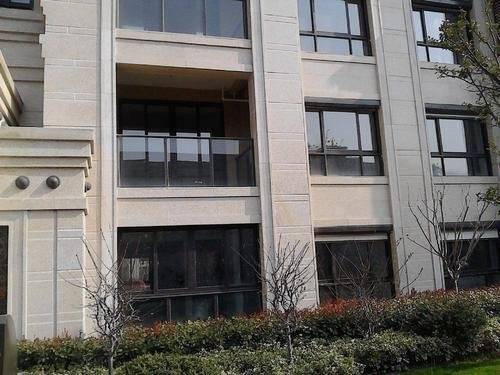 住在一楼深受楼上噪音祸害，弃房买顶楼，居住舒适感绝了！