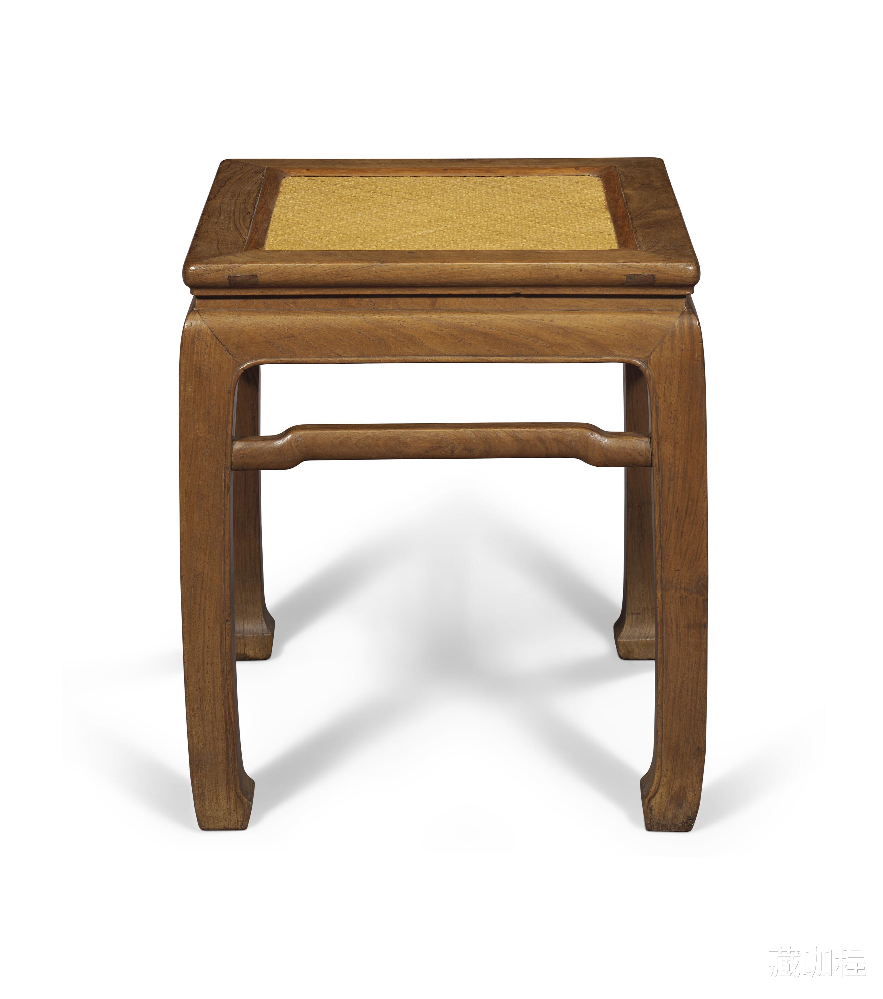 |两对凑成一堂,弯腿黄花梨方凳难得一遇