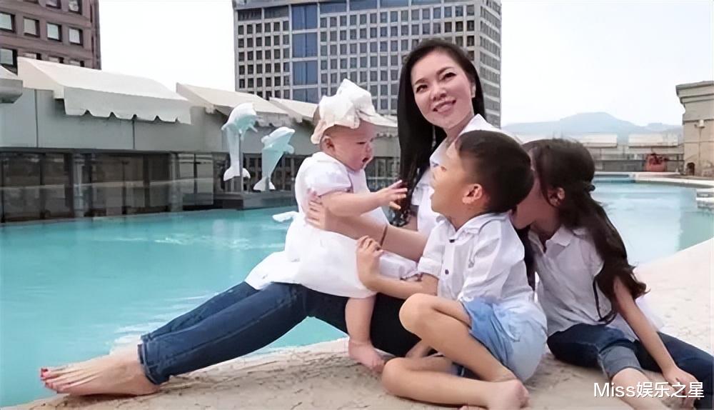 曾馨莹|郭台铭老婆曾馨莹晒照，住超大豪宅生活惬意，本人身材保养如少女