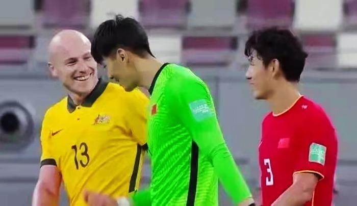 王燊超|藏项链，停球5米，眼神防守+低级失误，王燊超为何能坐稳主力？