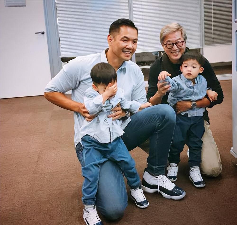 王伟忠|综艺教父王伟忠:捧红大小S,女儿嫁世界富豪,结婚28年无绯闻