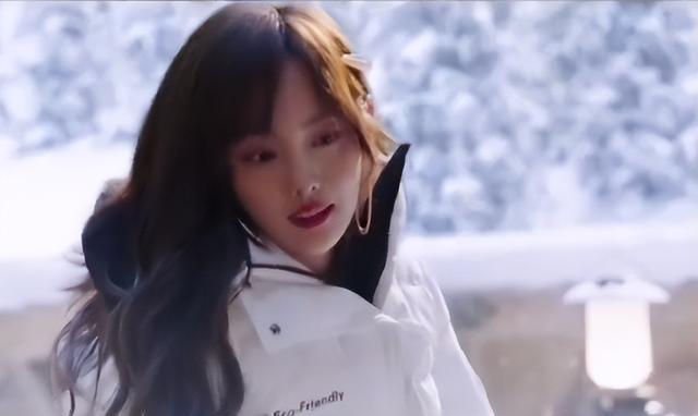 张嘉倪|张嘉倪意外发现怀2胎，身边人劝自己不要！曾挺孕肚踩高底鞋拍摄