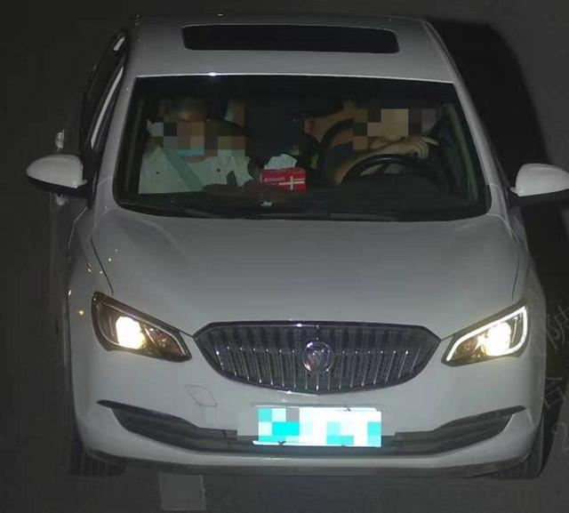 因装修时争执怀恨在心,水电工盗走别墅10万元烟酒