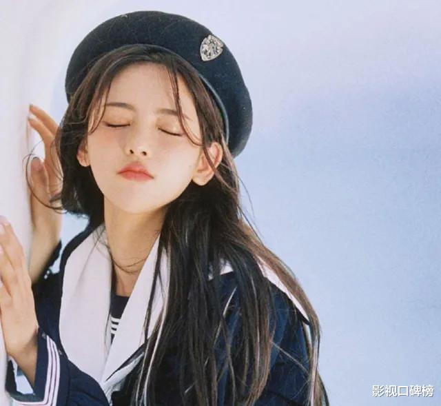 杨超越|杨超越新剧放花絮照，网友吐槽用力过猛，“锦鲤”面对的问题不少