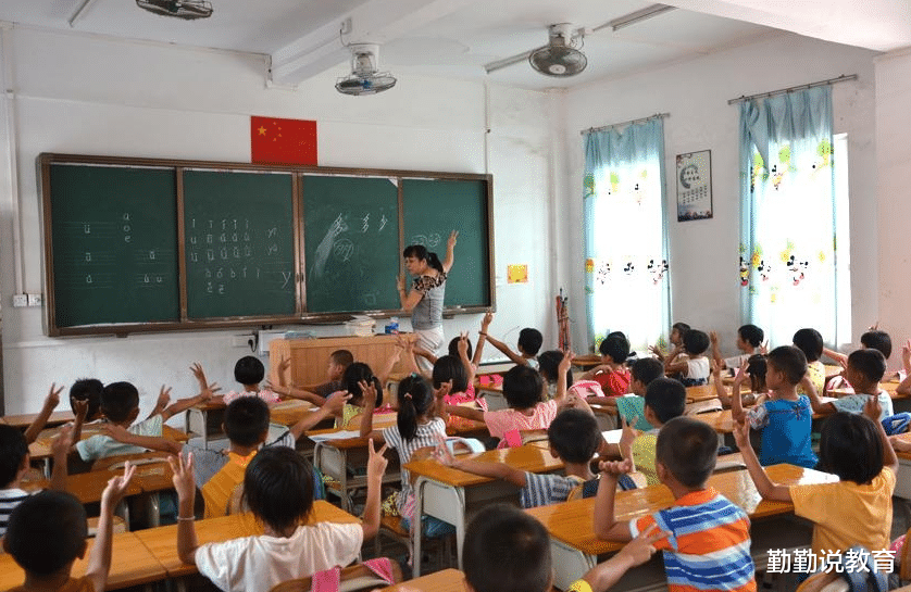 考研|女生考研失败后,是继续二战还是社会求职?过来人的建议很中肯