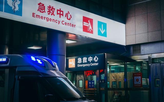 成都一男童从高楼坠落,年仅10岁,警方披露一细节让人不寒而栗
