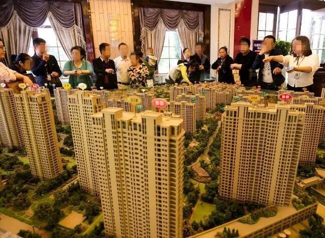 |为什么新楼盘，开发商总留一两套房子不卖？听业内人说完才明白！