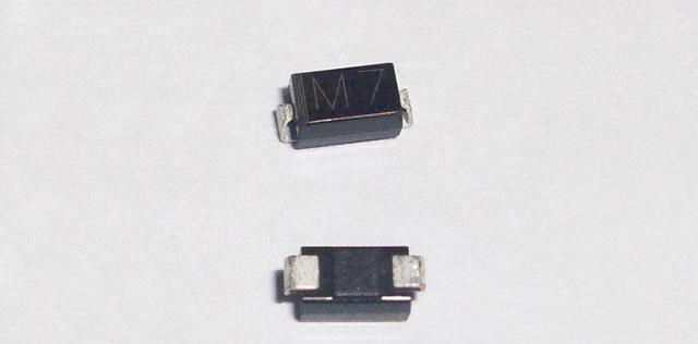电池|如何区分贴片稳压二极管？