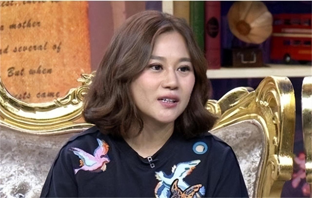 李萱|高秀敏女儿李萱近况：母亲去世继承丰厚财产，今谈及母亲哽咽落泪