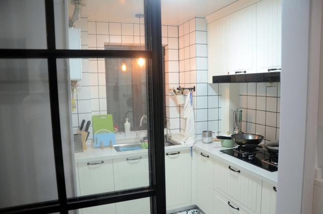 48平米的一居室,简约北欧风格超美,阳台改造成衣帽间,太实用了