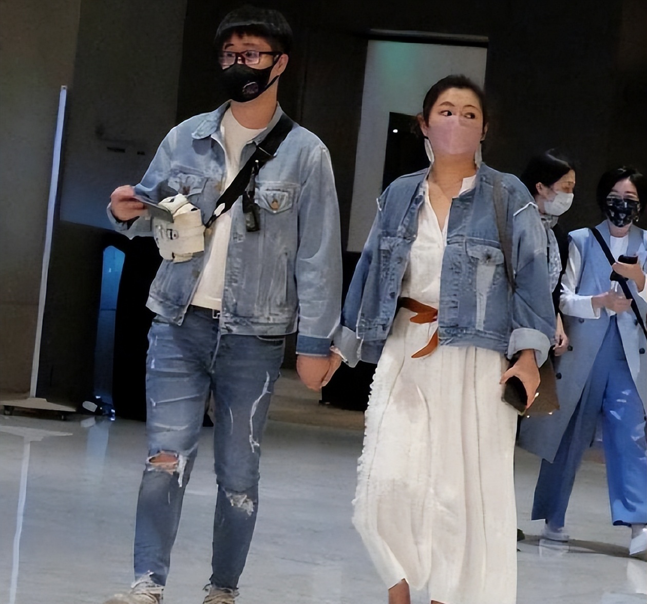 张轩睿|与Selina分手后张轩睿被曝新恋情，女方年轻漂亮，经纪人发声默认