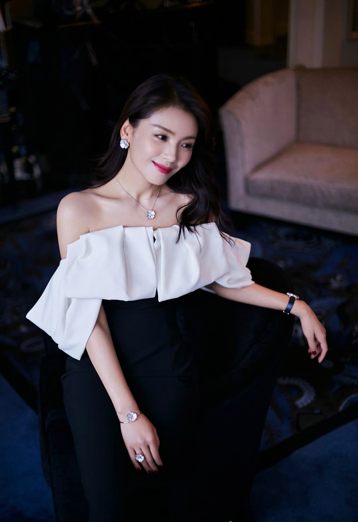 礼服|“都市型穿搭”刘涛黑白双拼礼服太经典，简约大气，满满的财阀女人气息