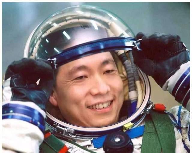 杨利伟回到地球,后遗症严重无法再飞天?辟谣!未来或将再次出征